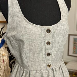 Chic Strapless Gray Dress with Button Detail